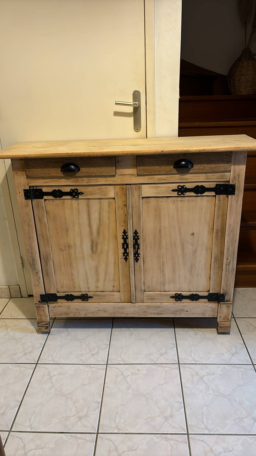 Parisian buffet in raw wood