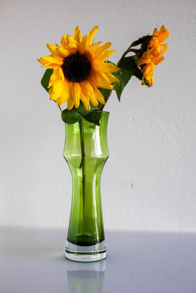 Mid-century modern glass vase by Bo Borgström for Åseda