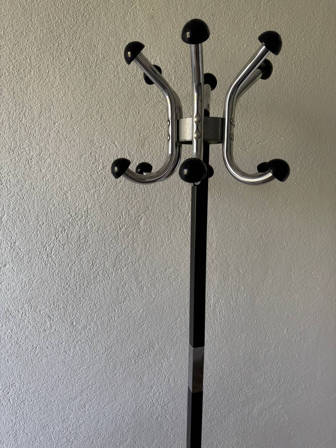 Coat rack/parrot cloakroom 70s