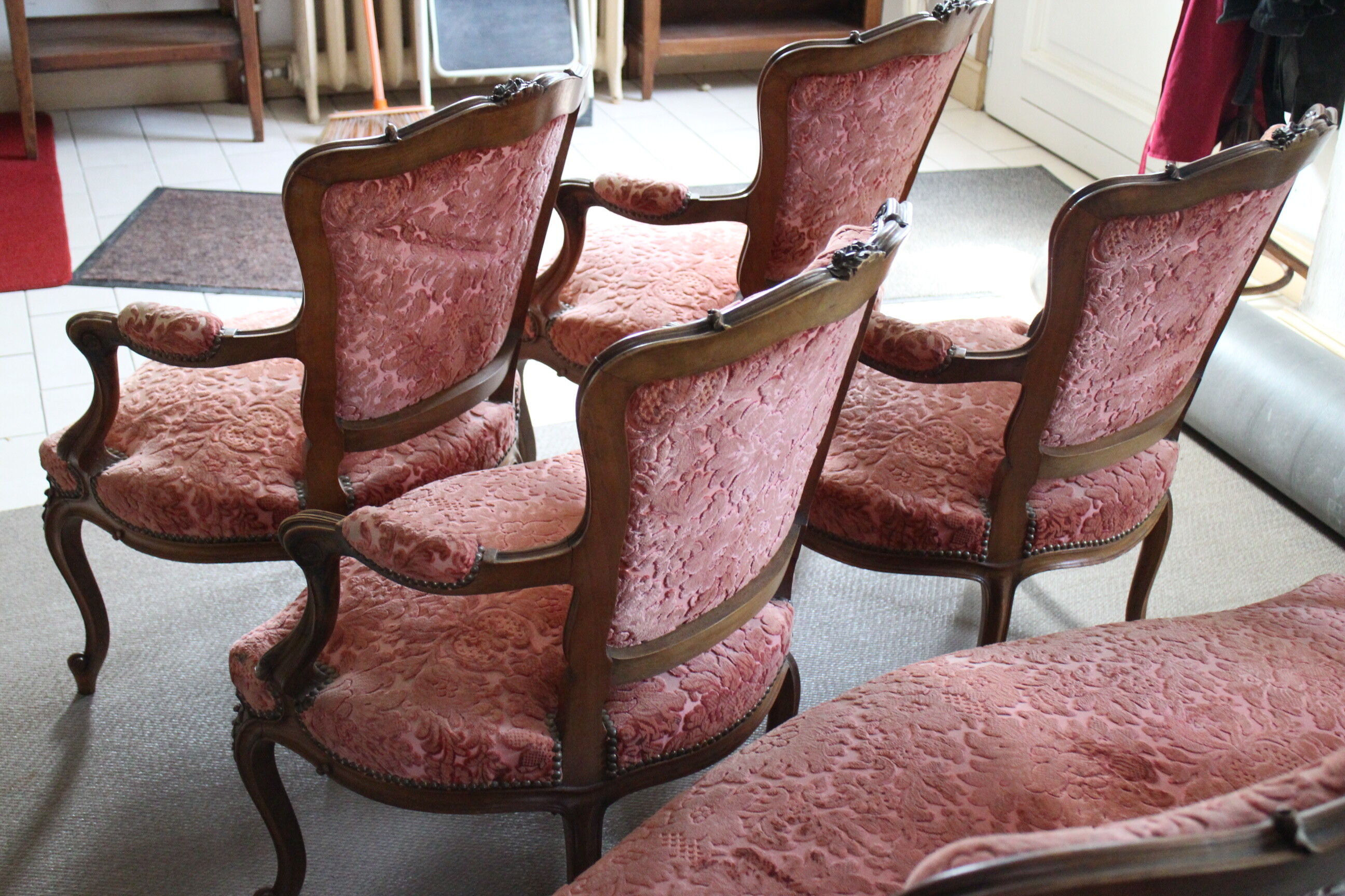 Louis XV style rocaille lounge, 4 armchairs and a bench seat