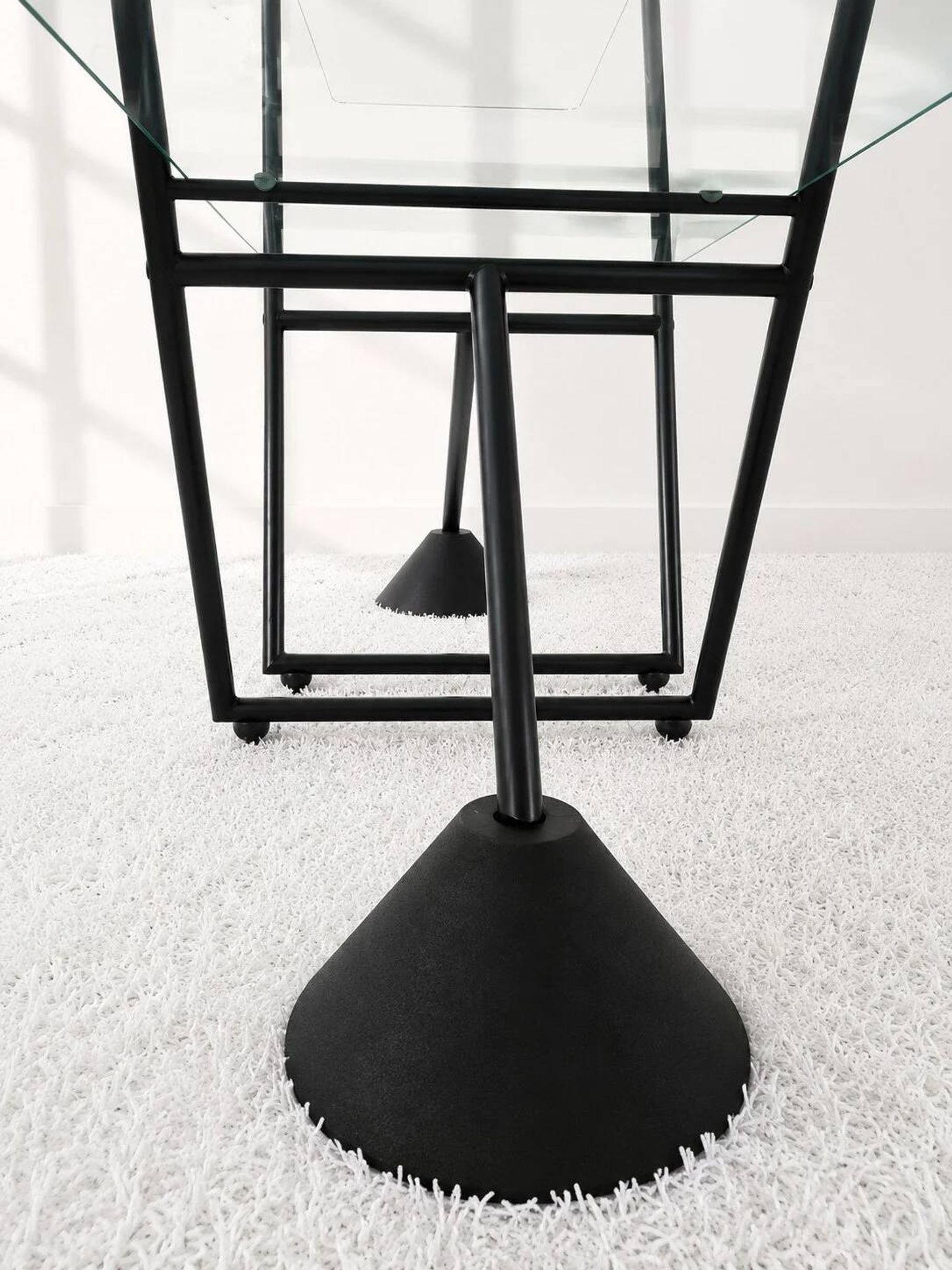 Étagère triangulaire Bauhaus. Années 80.