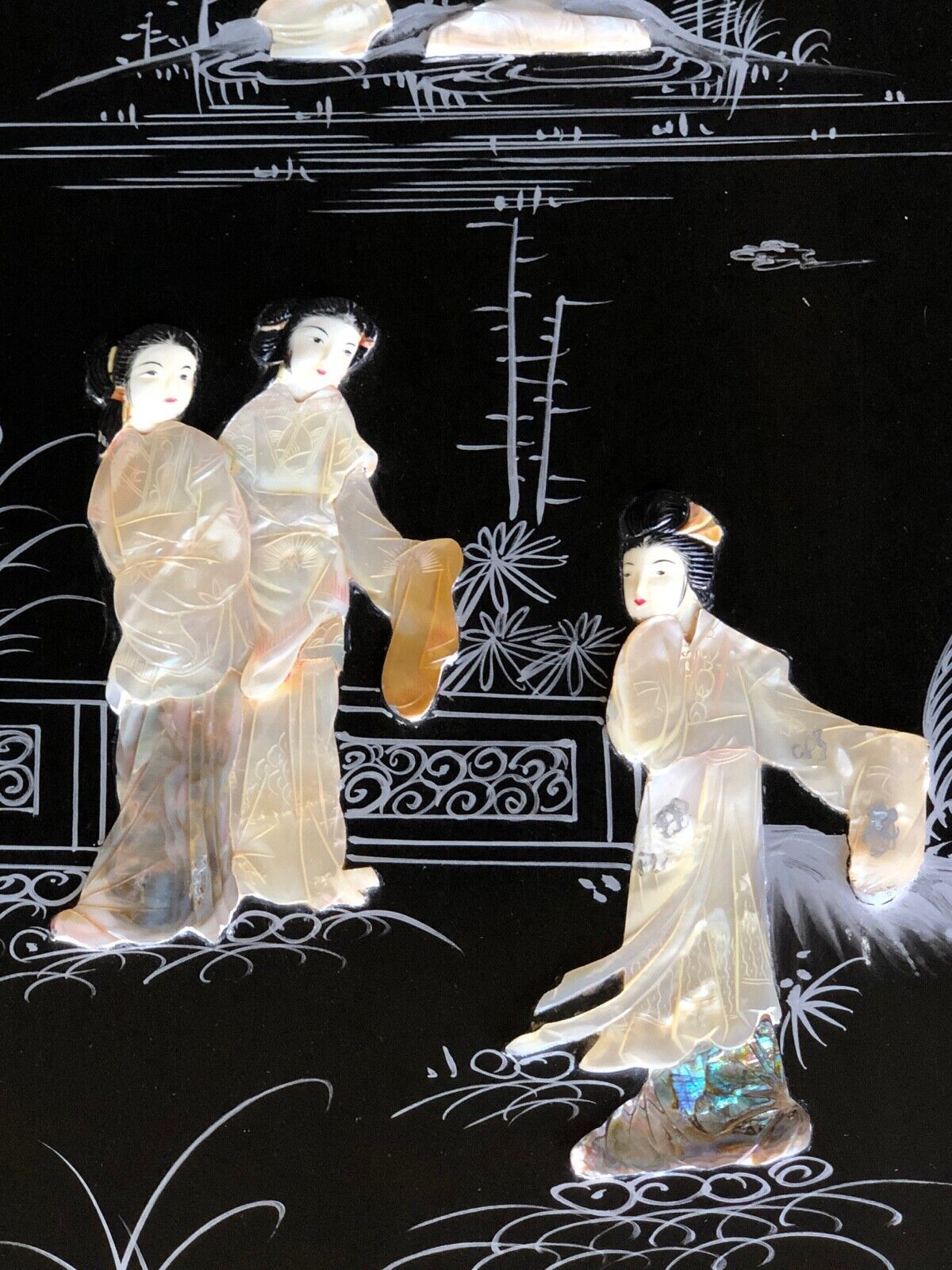 Four lacquer panels japan china XXe decorations of geishas