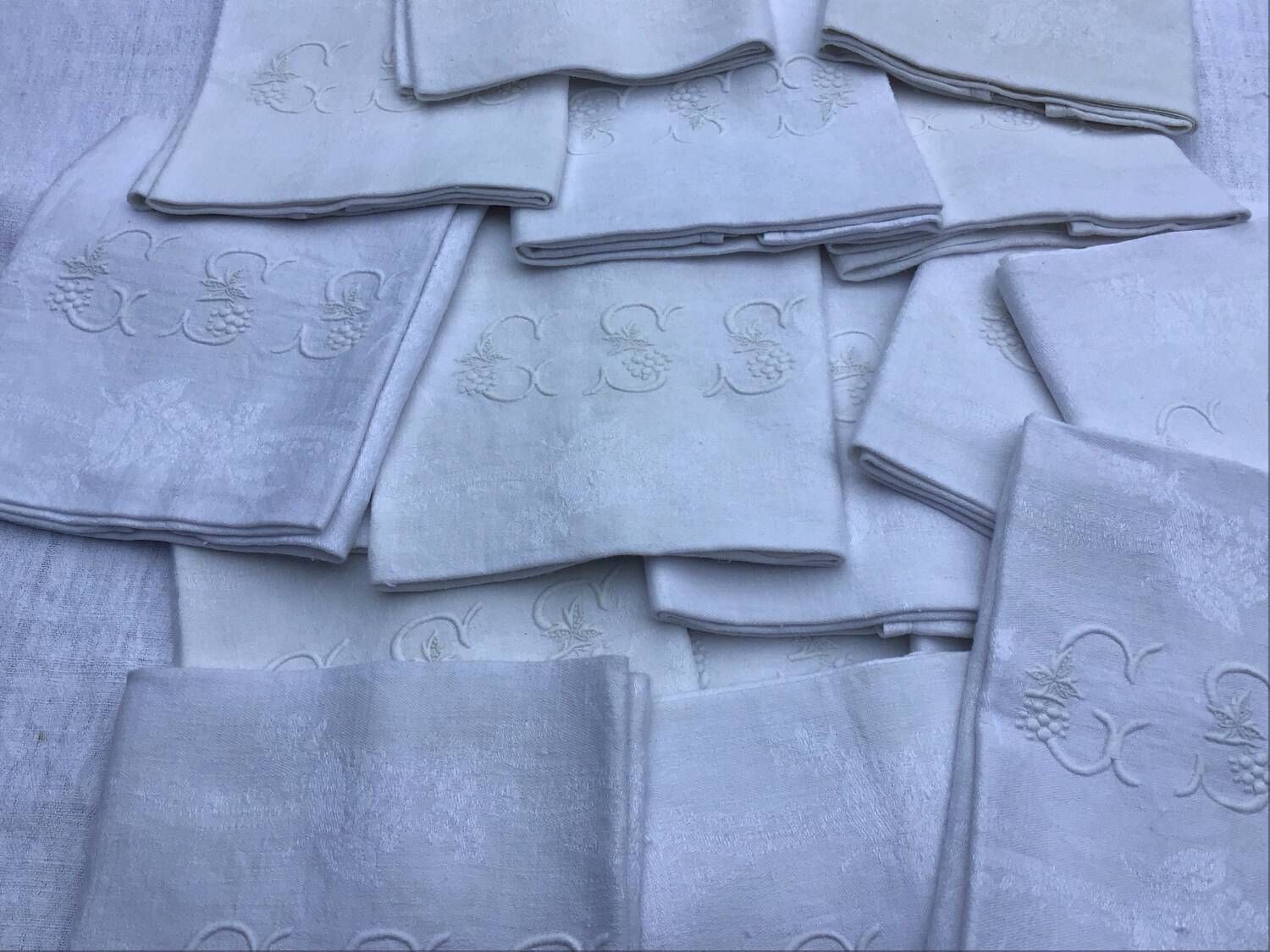 Set of 12 vintage white napkins with lilacs, monogrammed GSS.