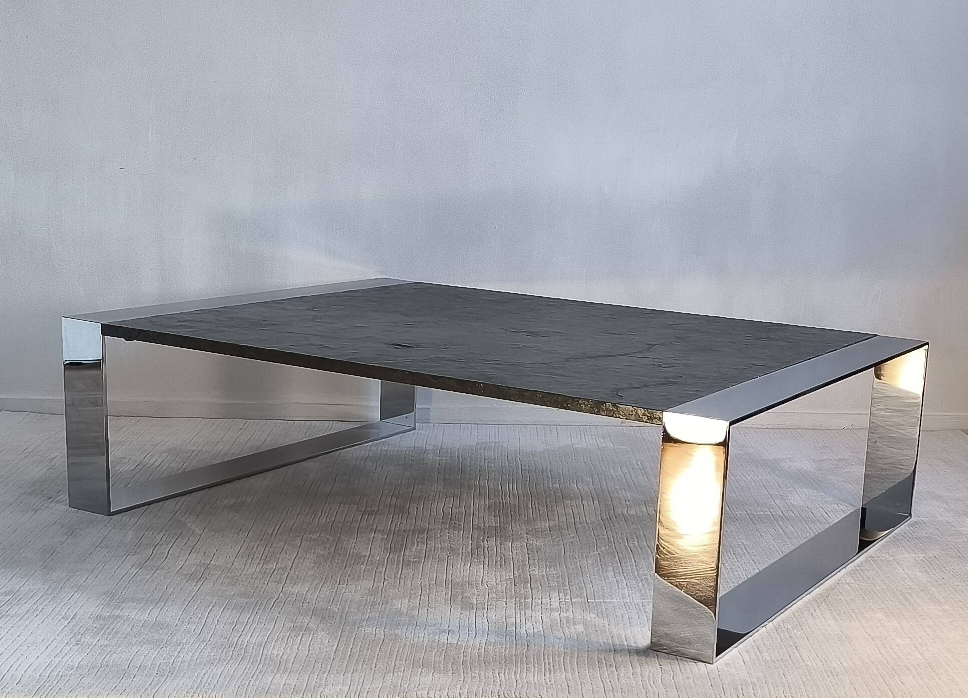 Exceptional large coffee table "RING" signed ORSENIGO by Mauro Lippar.