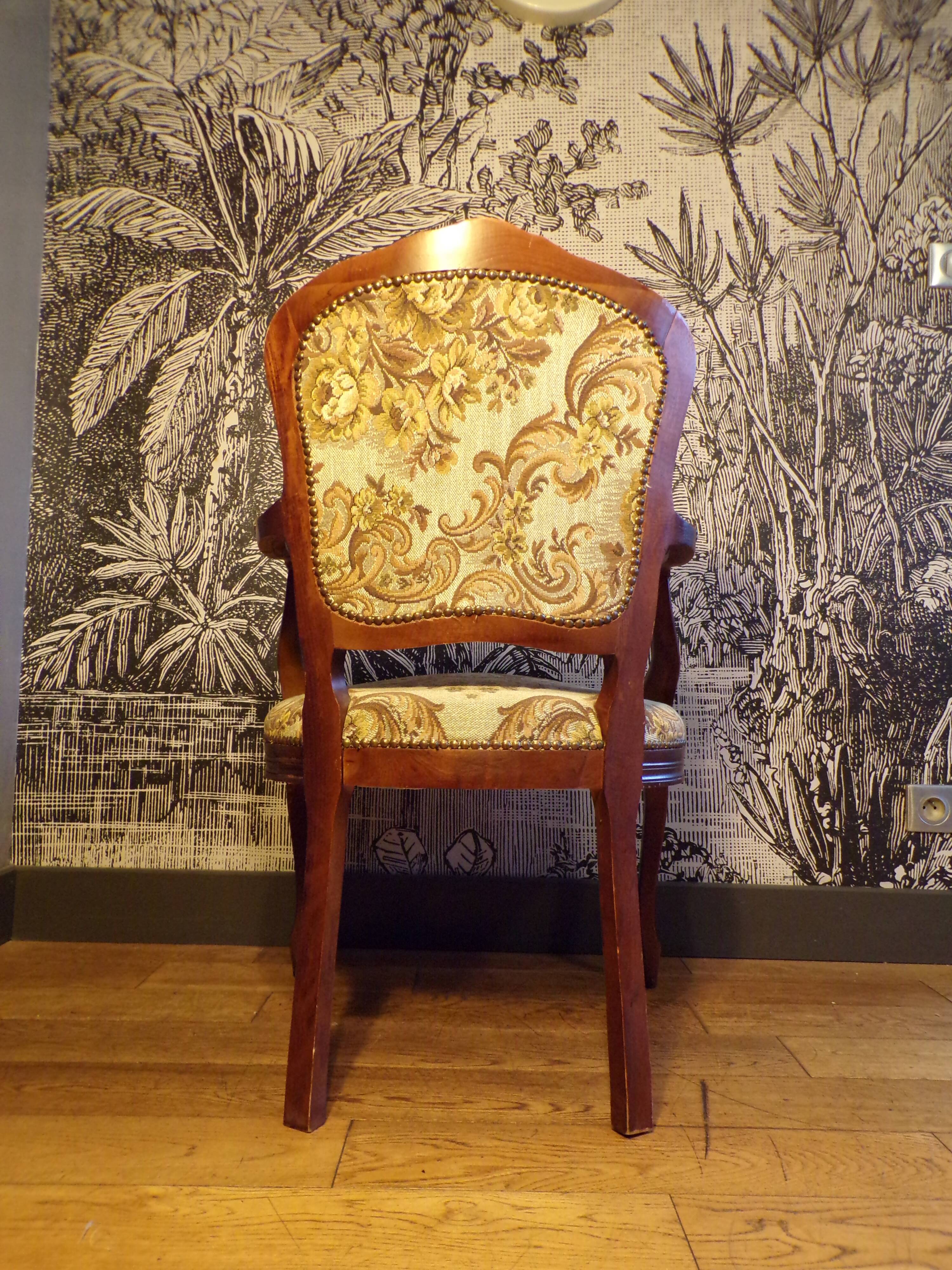 Louis XV style convertible armchair