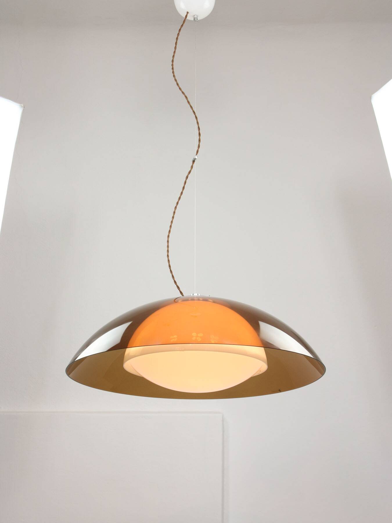 Lampe Space Age en forme d'ovni marron rare de Guzzini, années 1970