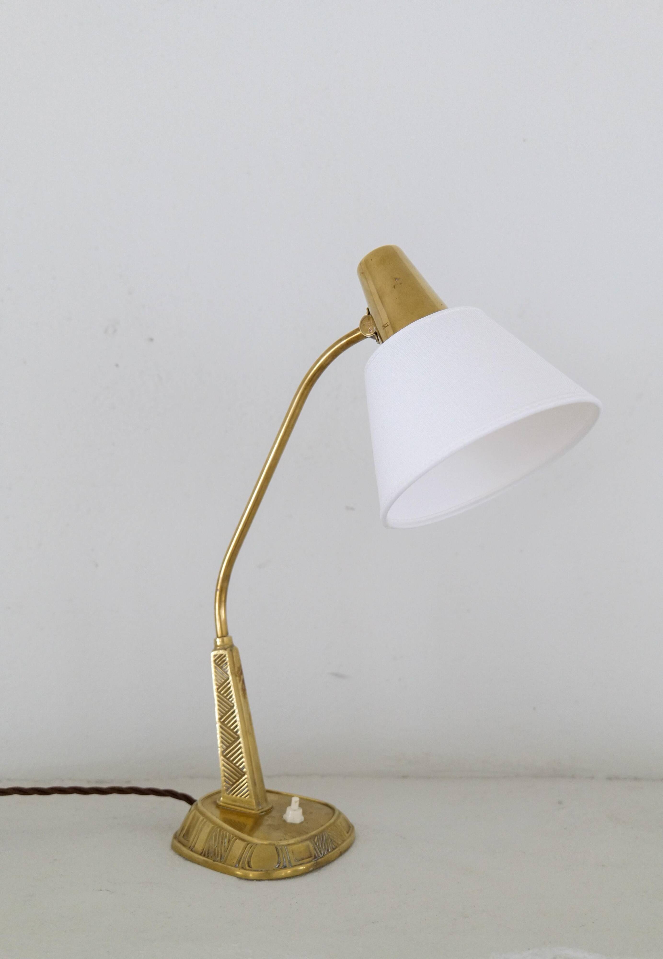 Table lamp in brass E1139 by Sonja Katzin for ASEA, Swedish design 1940.