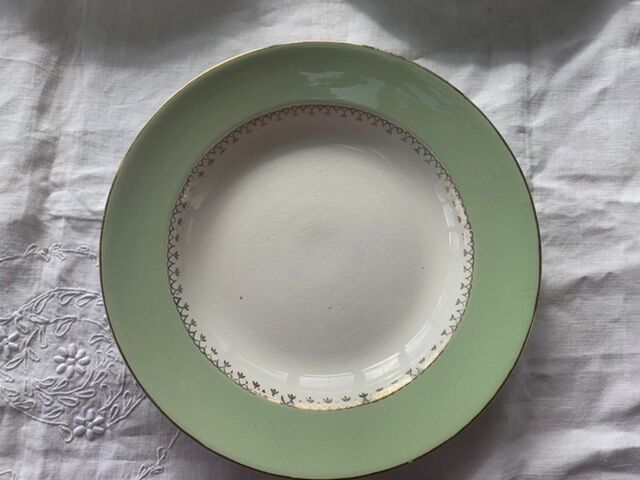 8 hollow plates in mint green and white earthenware, vintage 1950/60s L'Amandinoise