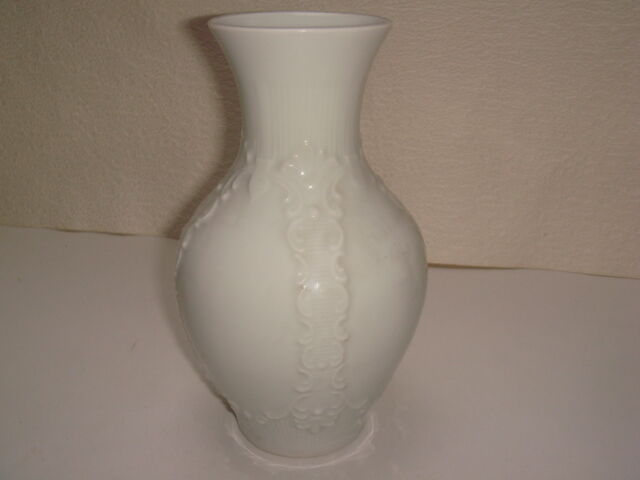 Height 17 cm porcelain vase
