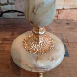 Sell a prestigious lamp made of genuine Onyx and chiselled gilded bronze.