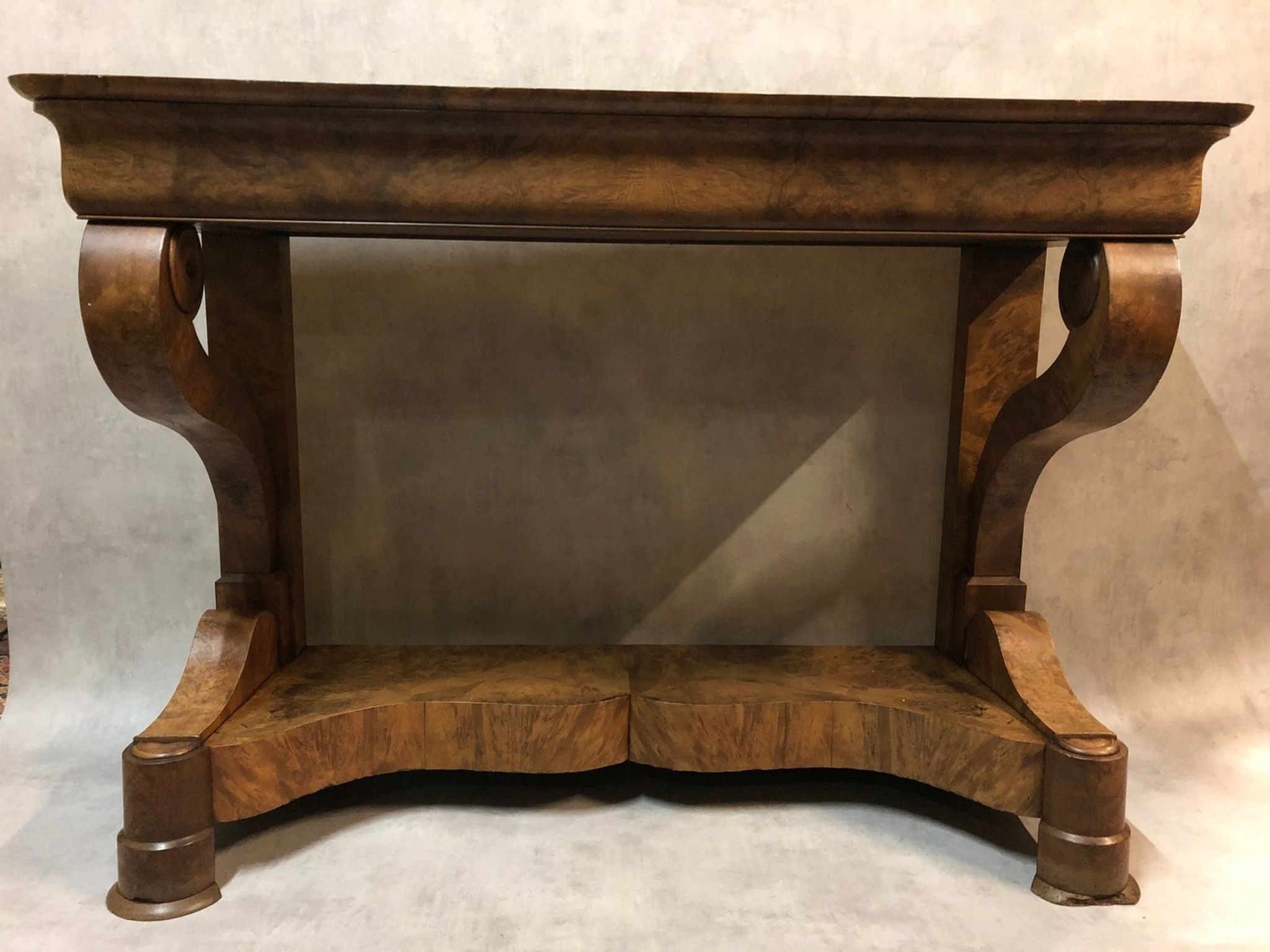 Table console en contreplaqué de noyer 1799