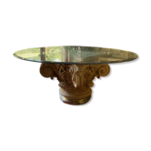 Table on Corinthian capital