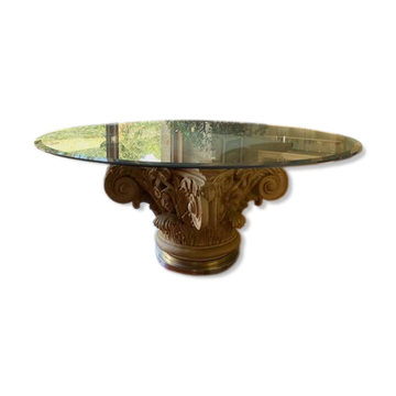 Table on Corinthian capital