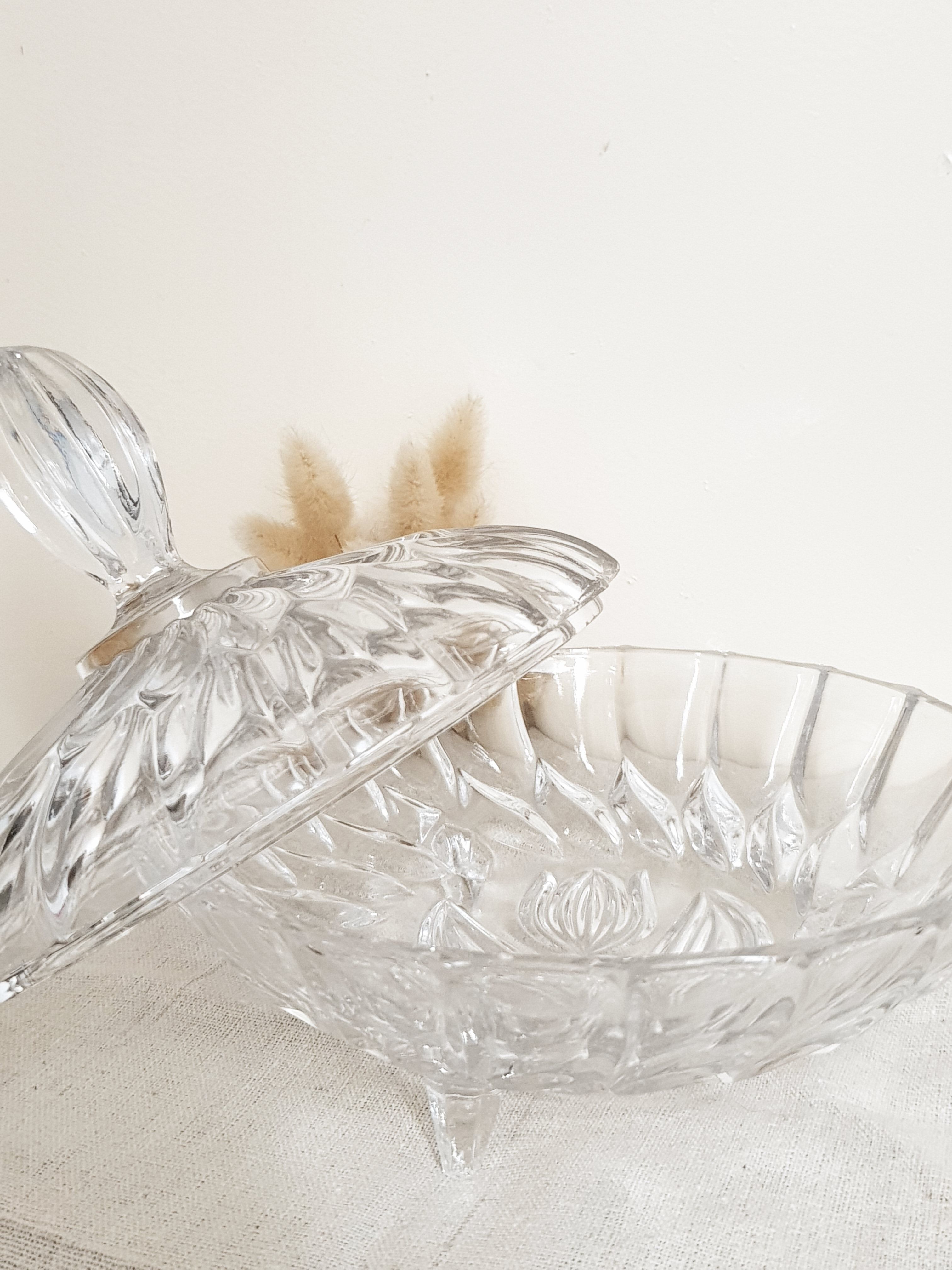 Chiseled glass candy box