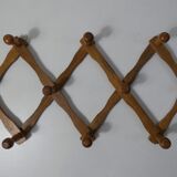 Accordion coat rack