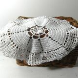 Round placemat in French crocheted lace in white cotton