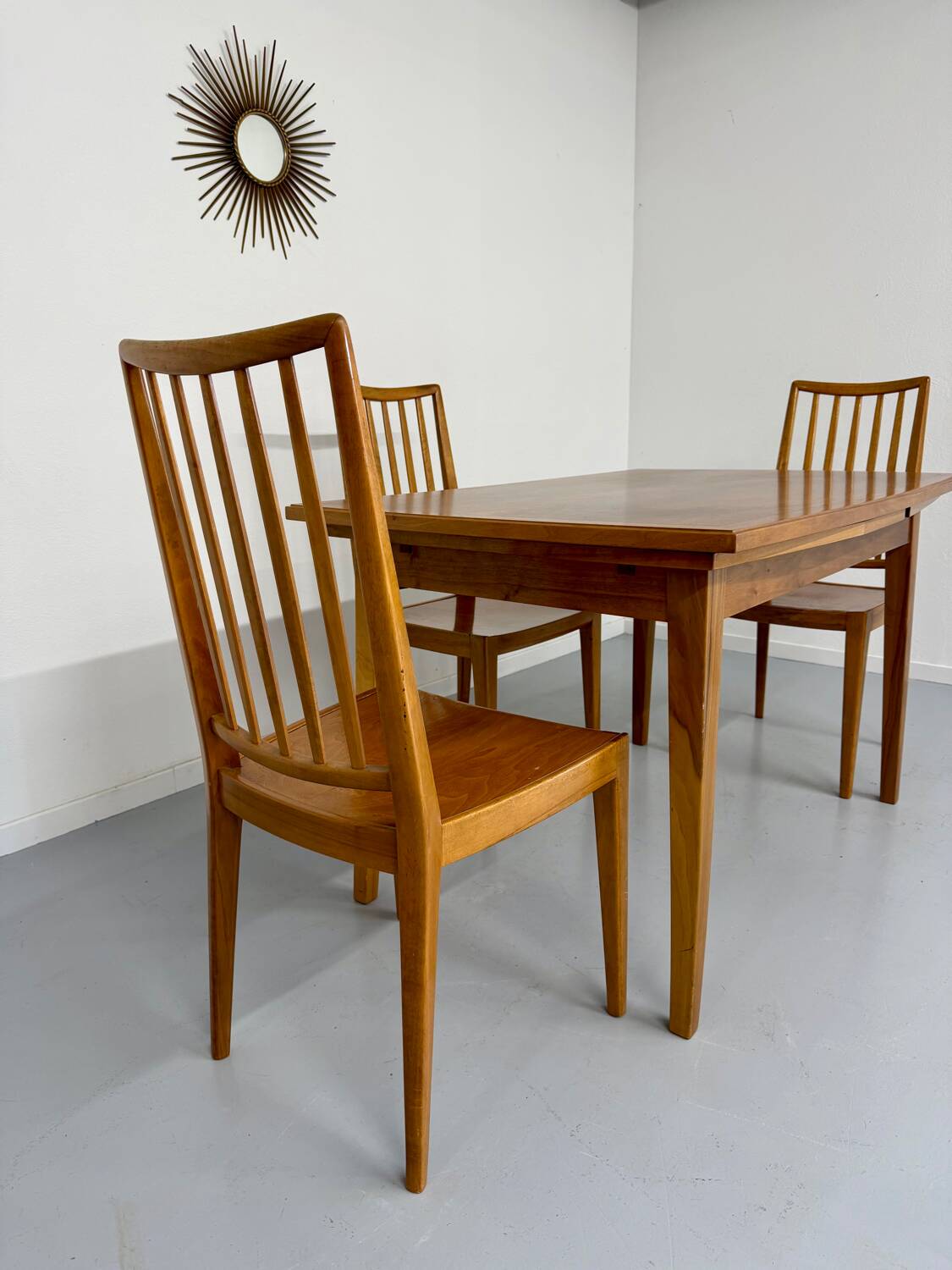 Table de repas à rallonges noyer massif design style scandinave an70