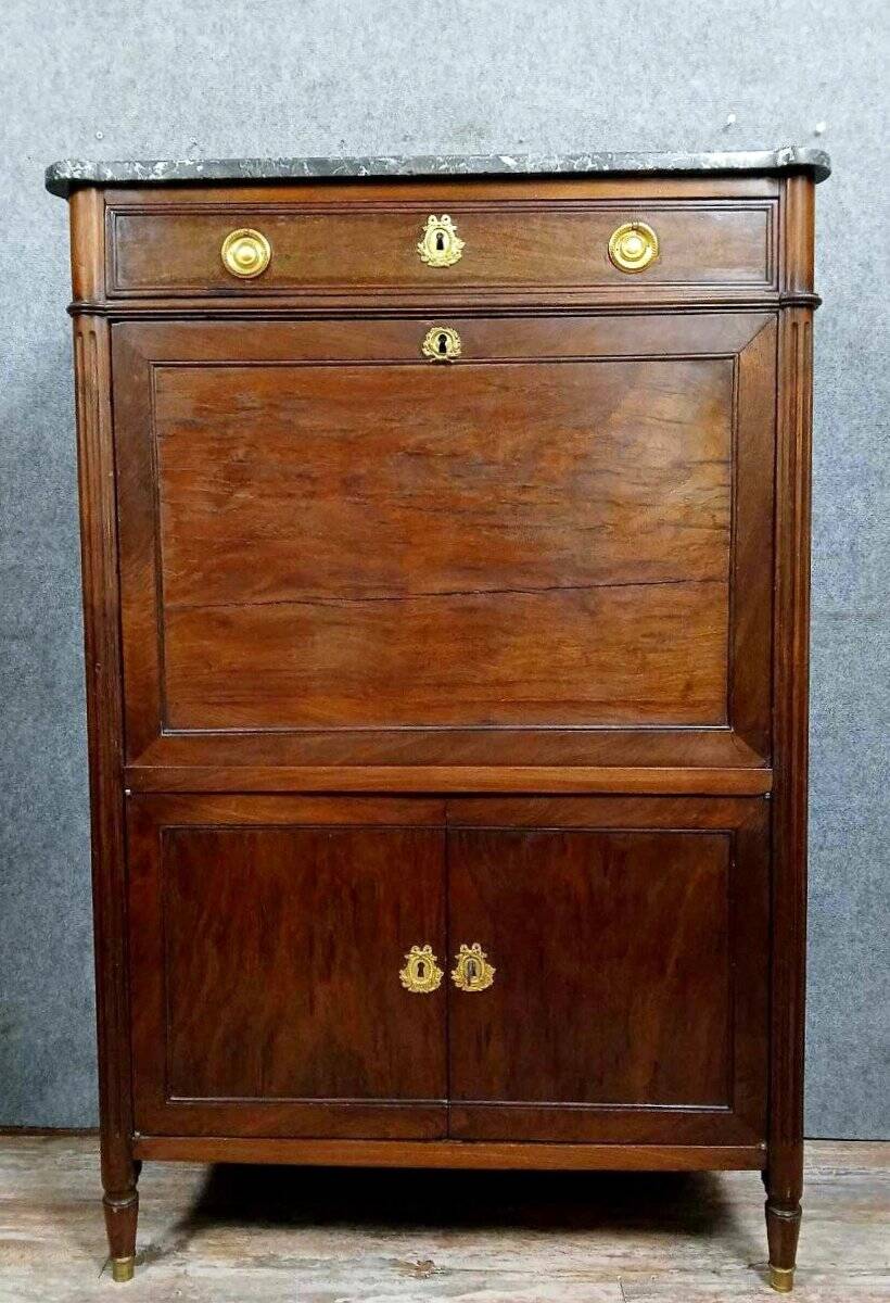 Parisian secretary from the Louis XVI period in mahogany circa 1760