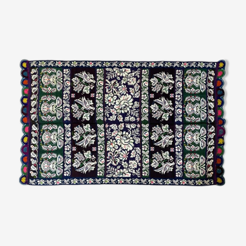 Romanian floral rug with pigeons handwoven in wool