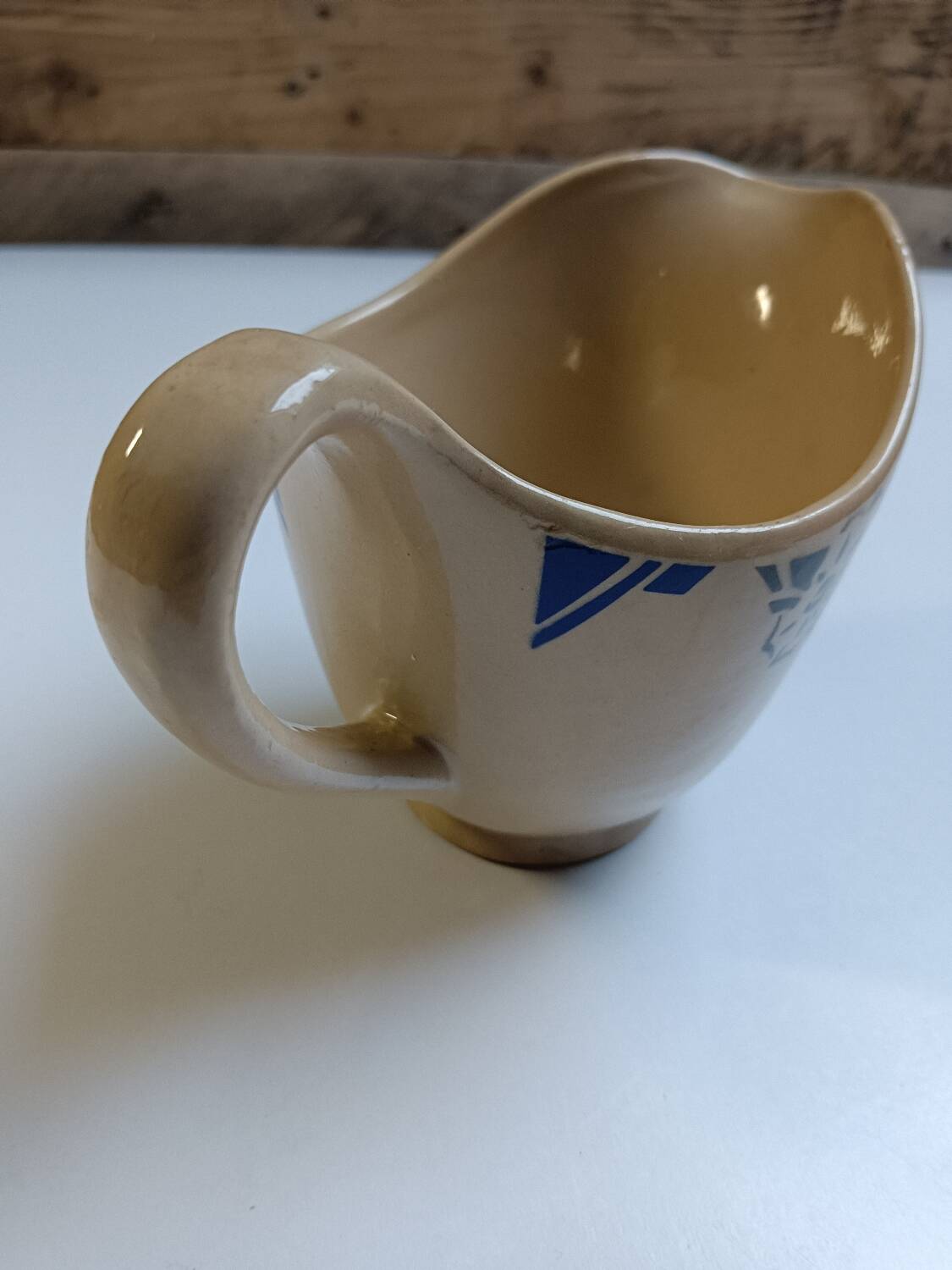 Badonviller art deco beige sauceboat with flowers