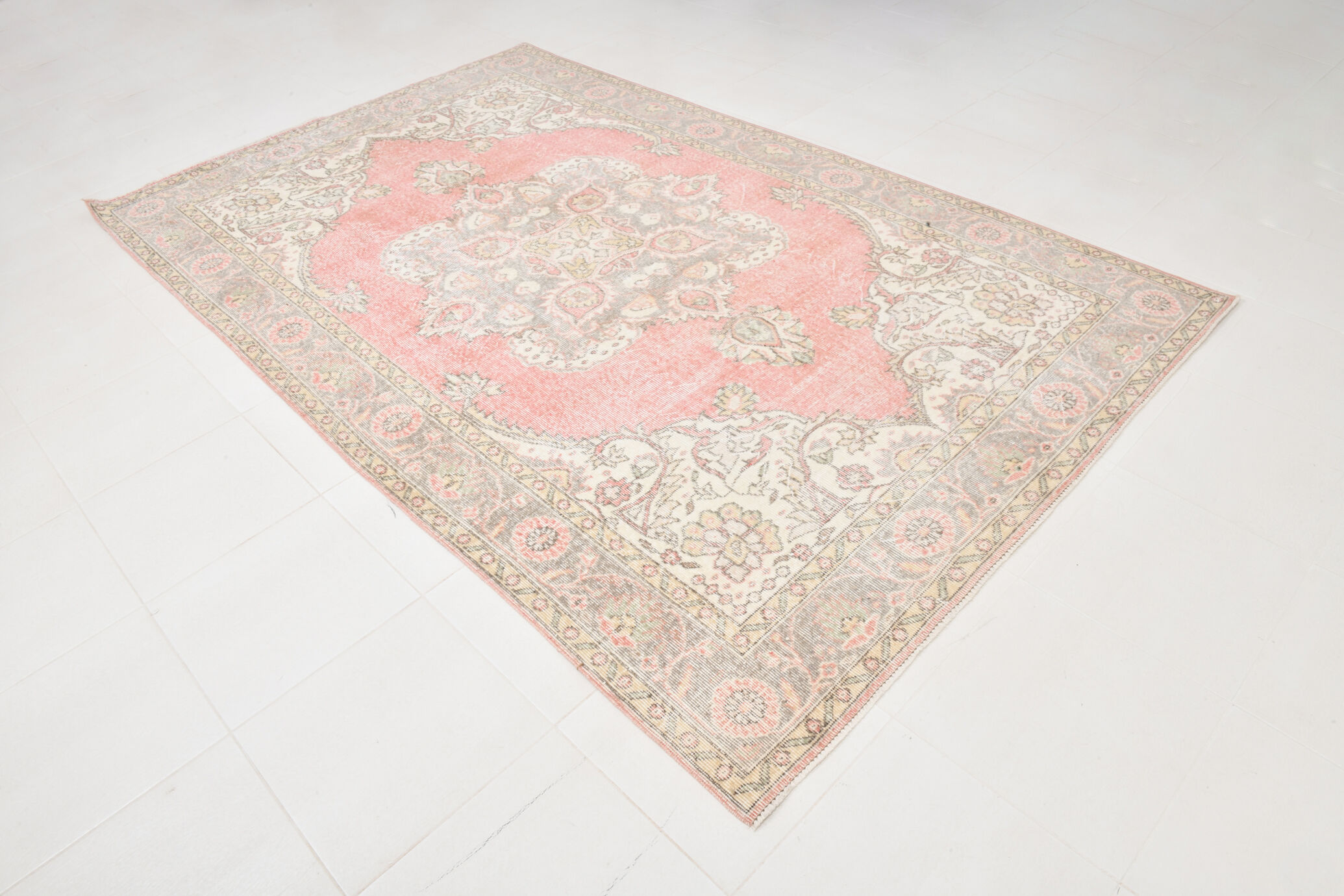 6x10 Pale Red Persian Rug, 189x304Cm