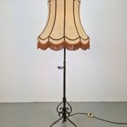 Lampe de sol en fer forgé réglable, années 1930