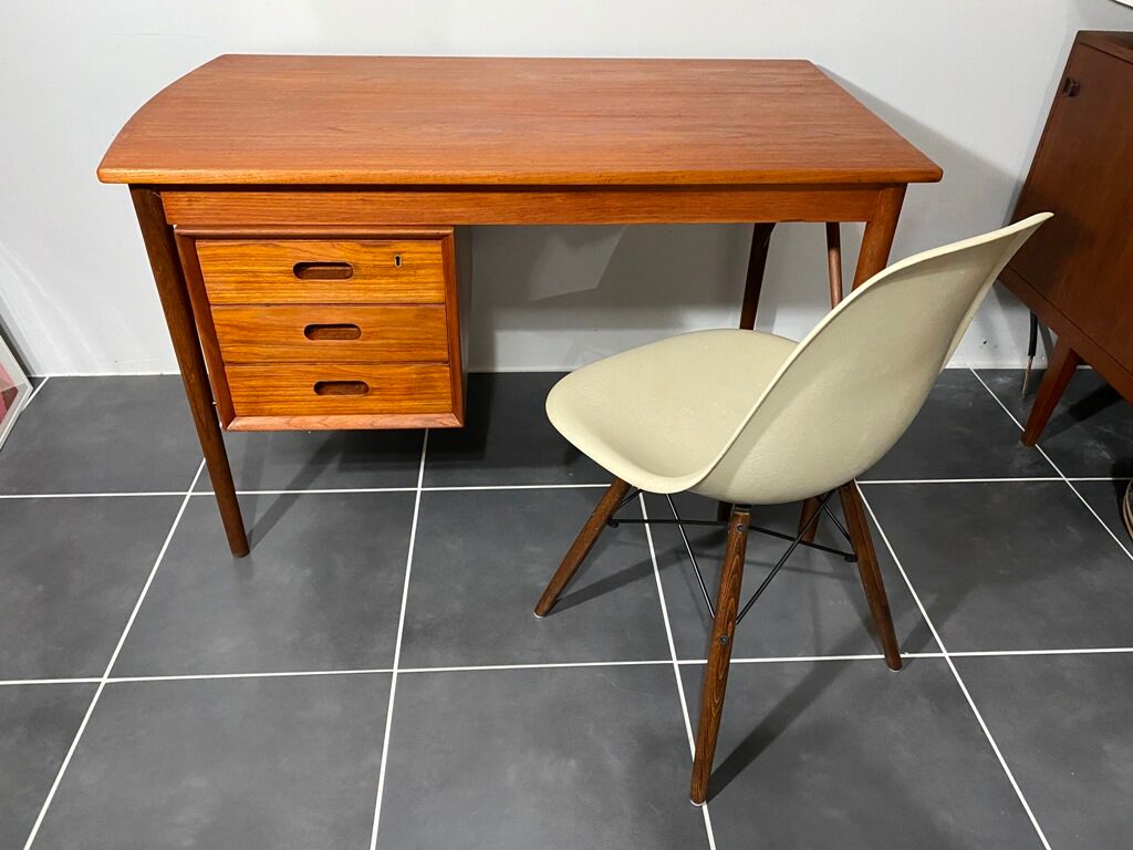 Scandinavian desk teak danish design 3 vintage drawers from the 60s