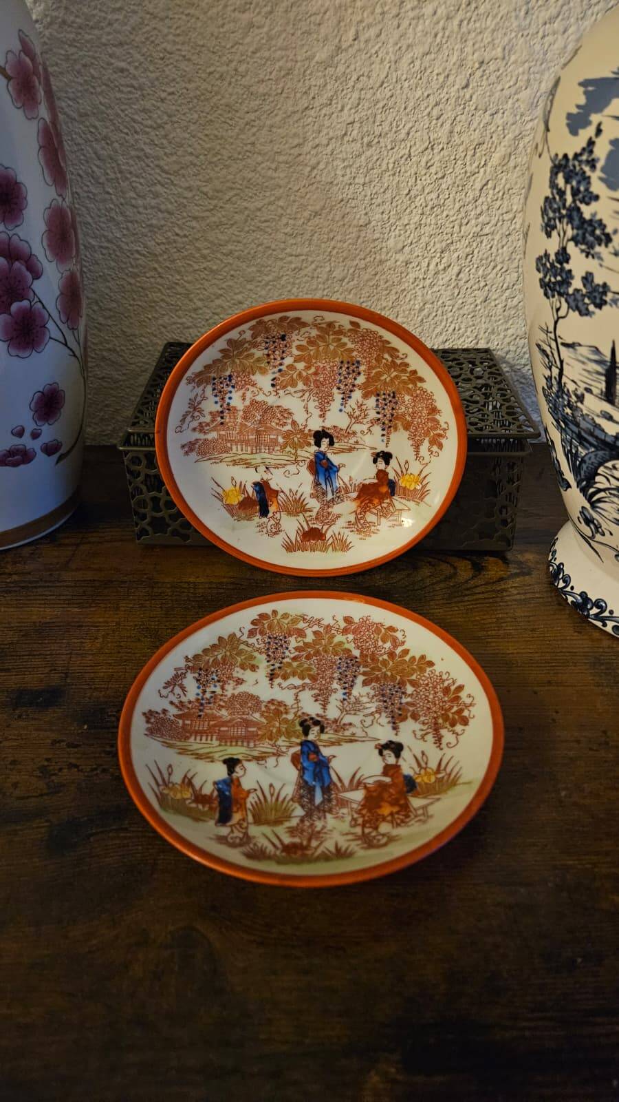 Set of 2 small decorative plates Made in Japan – 13 cm