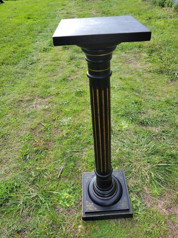Colonne, sellette Napoléon III en bois noirci et feuille d'or, milieu XIXème