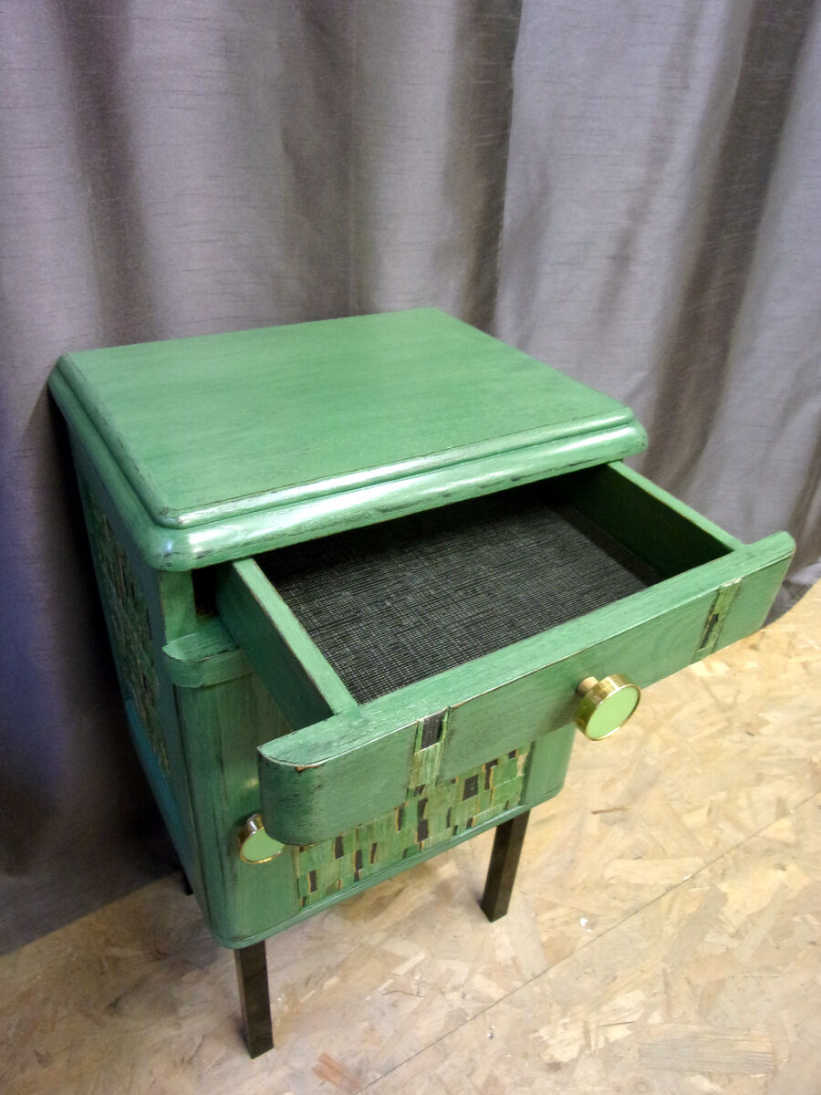 Chevet, art-deco back furniture revisited green and lily root