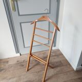 Folding valet