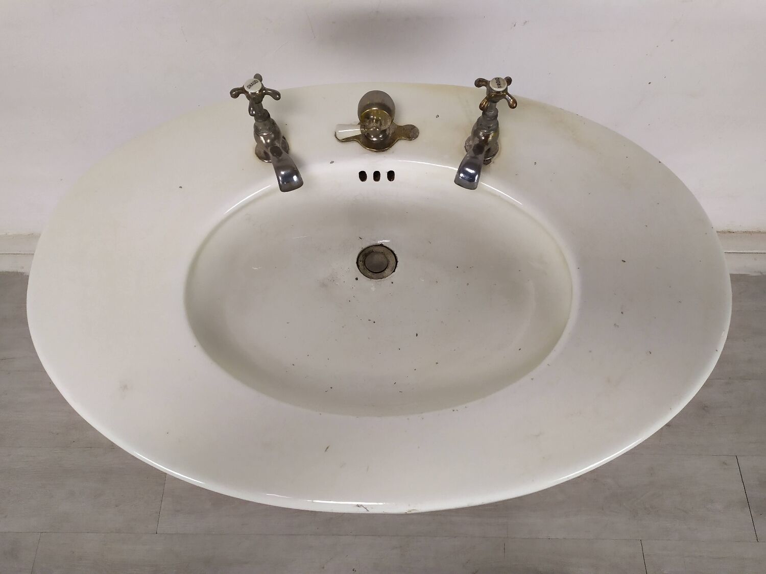 Vasque évier porcelaine sur pied