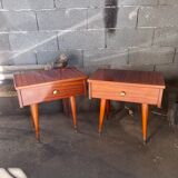 Paire de tables de chevet ou de nuit en acajou laqué aux pieds compas