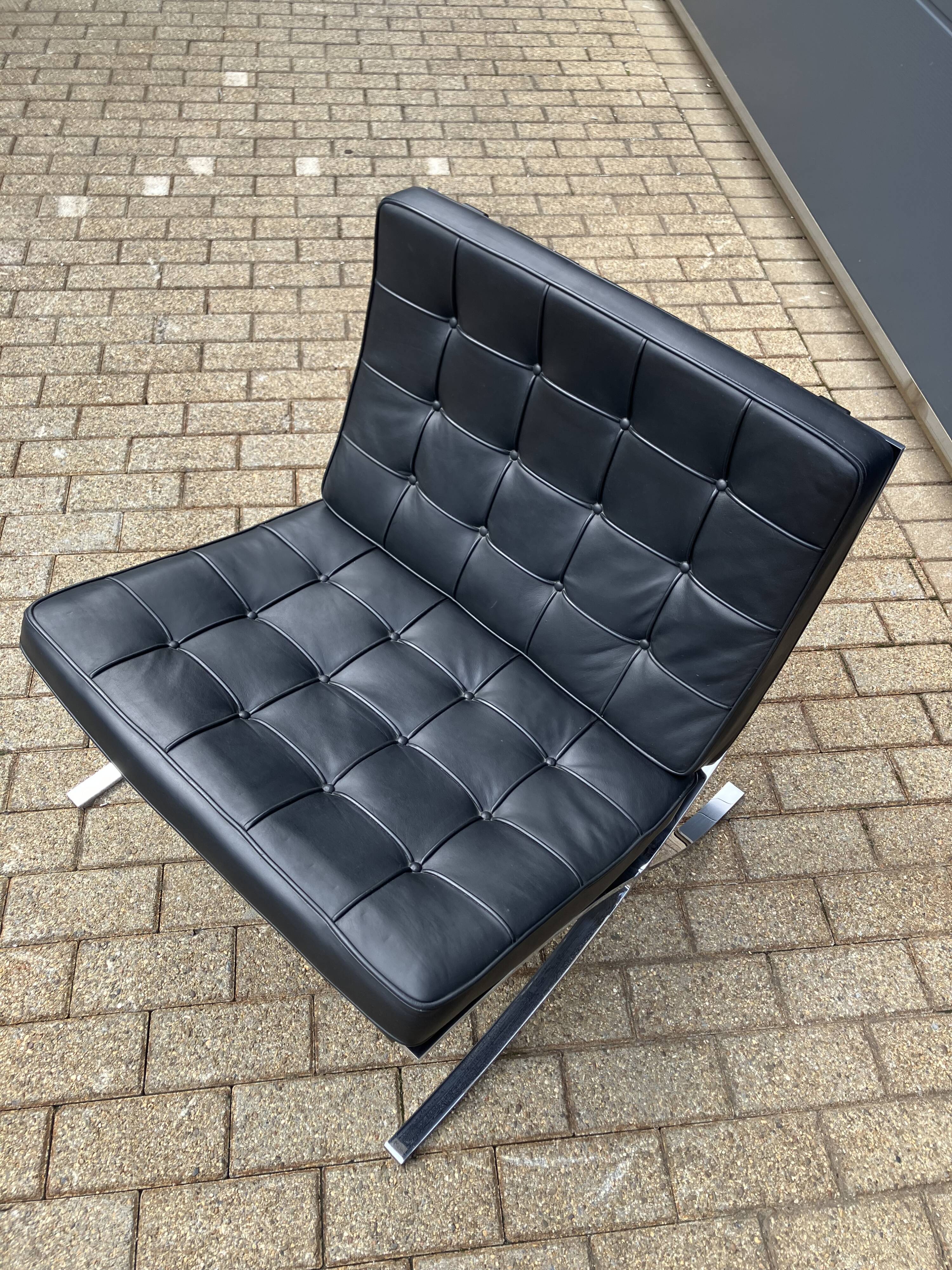 Originele Knoll Barcelona chair Mies Van Der Rohe , Zo goed als nieuw!!