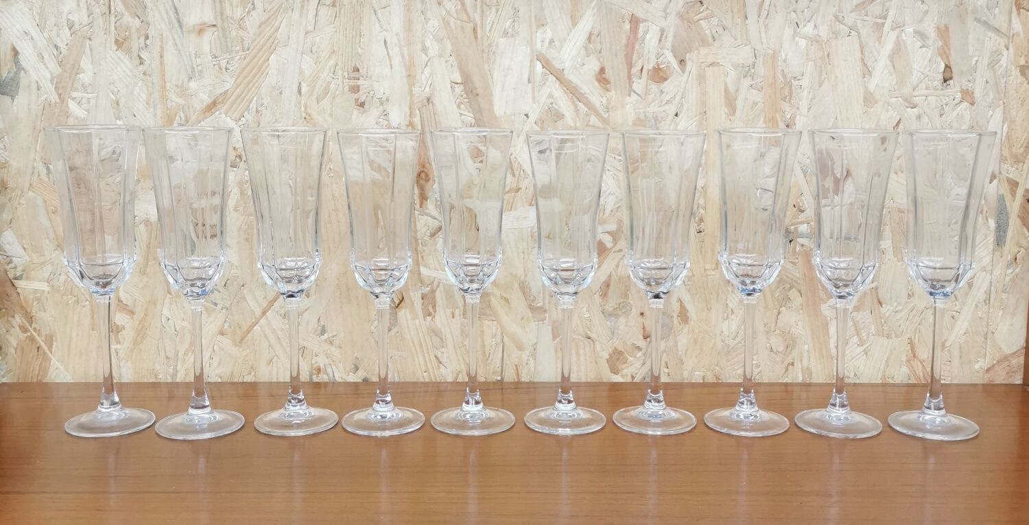 Service de 10 flûtes à Champagne Arcopal