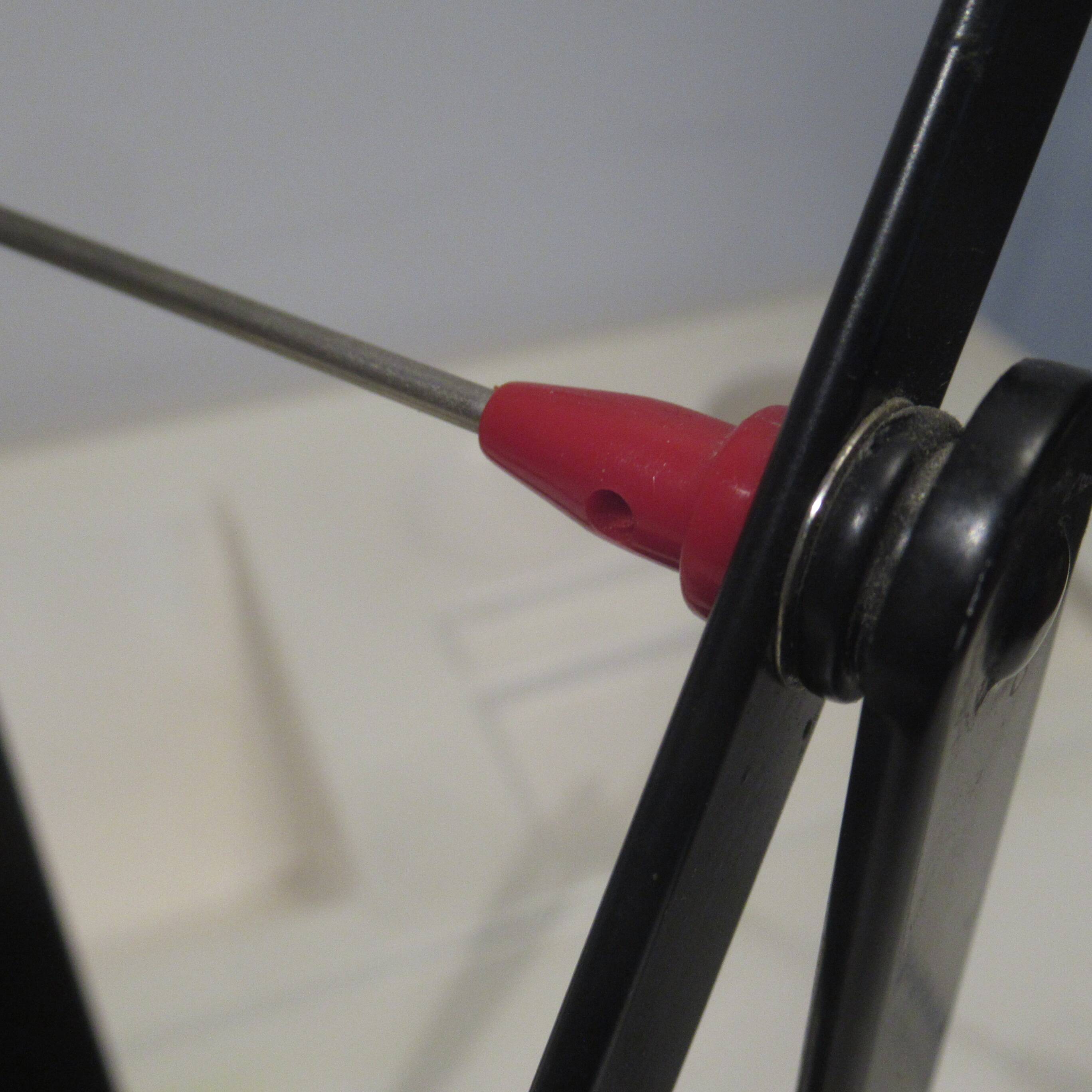 Tizio lamp Richard Sapper Artemide 1972