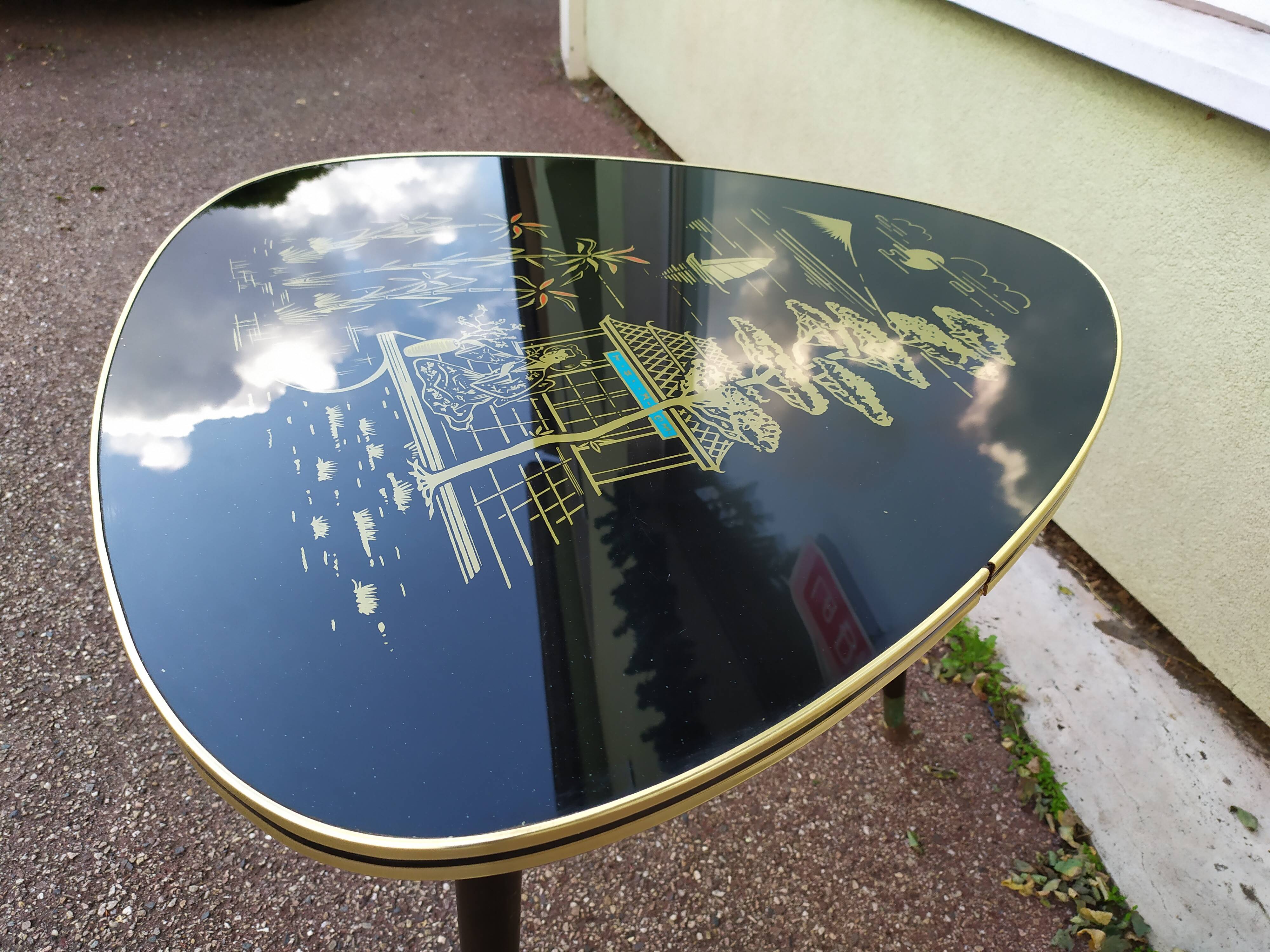 Coffee table formica vintage chinese tripod décor