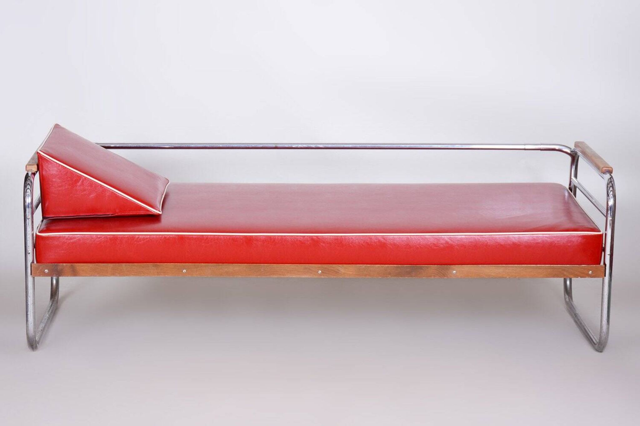 Bauhaus Sofa in Beech & Leather attributed to Thonet, 1930s
