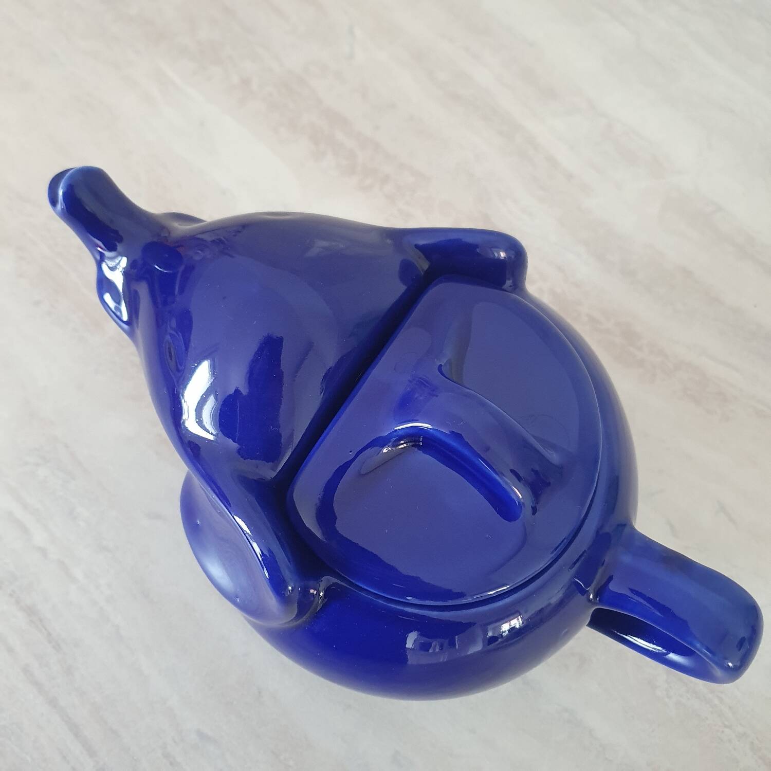 Elephant teapot by Lipton in royal blue.
