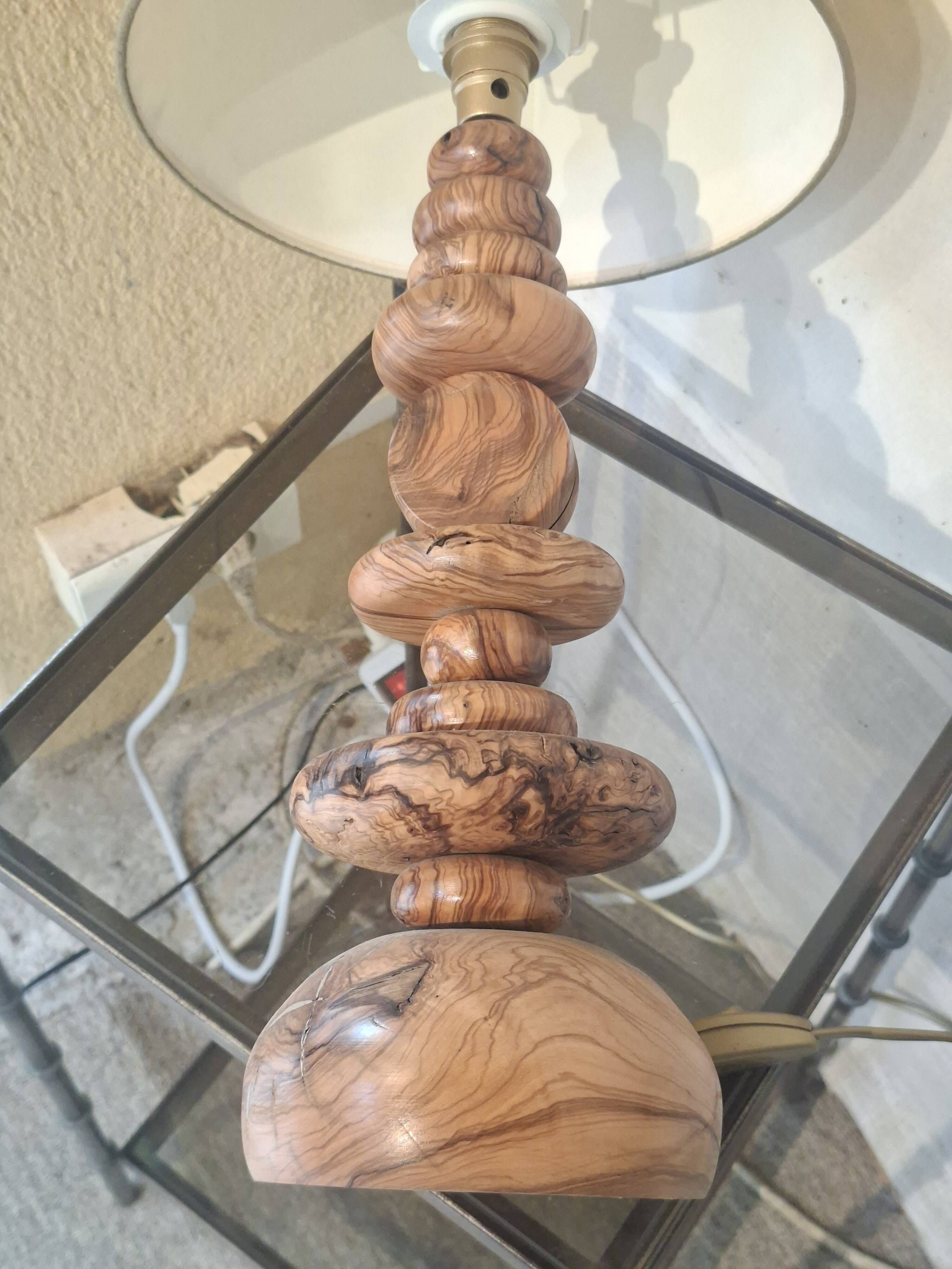 Lampe en olivier