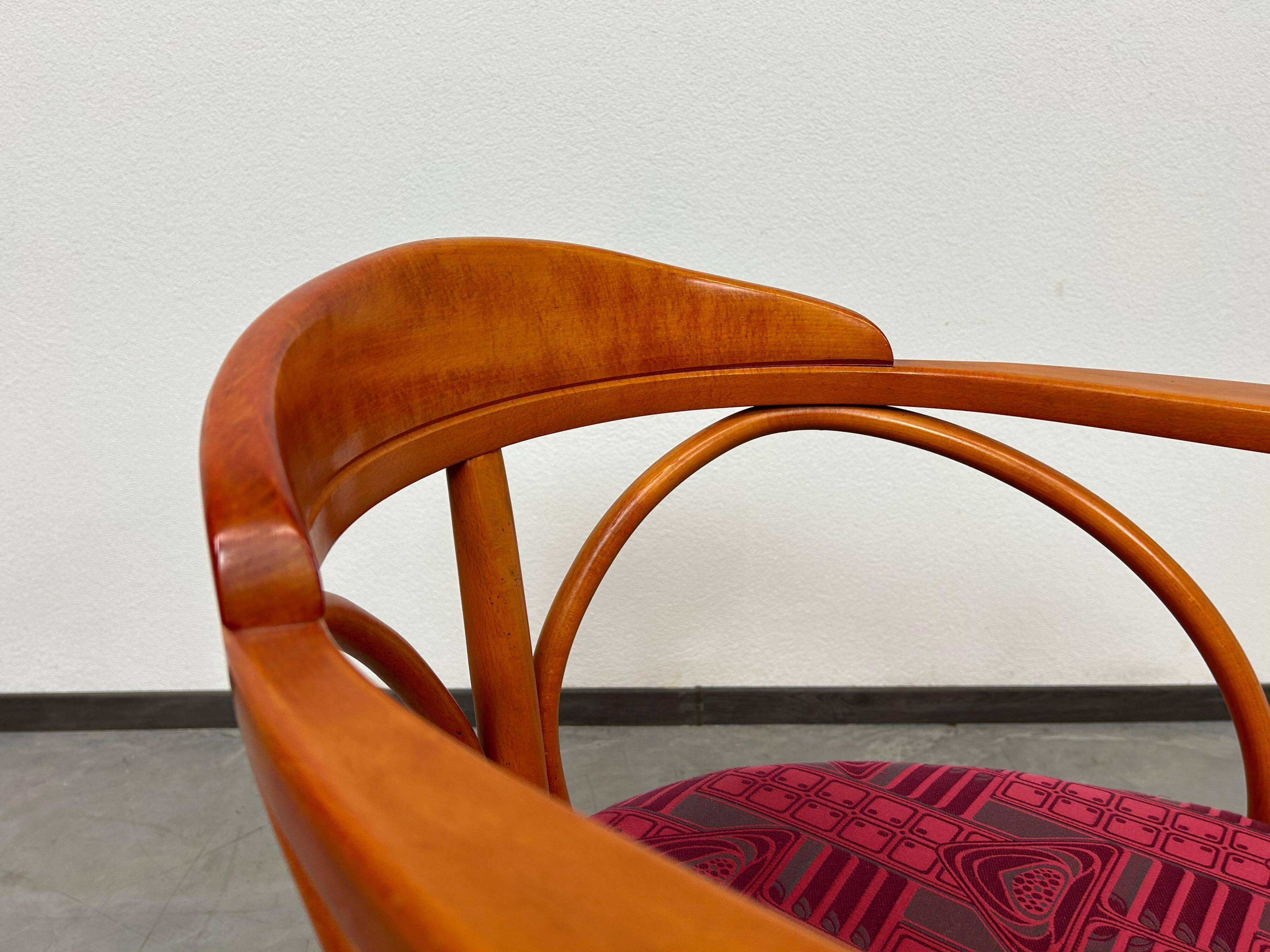Tripod chairs Secession No. 81 by Thonet