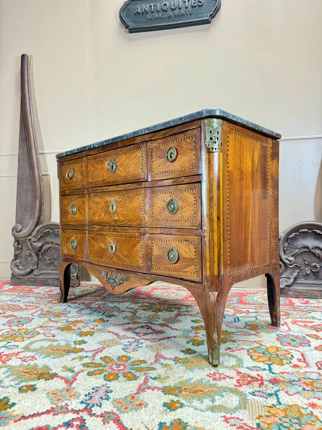 Kierchenbach Jean-adam commode à ressaut en marqueterie d’époque Louis XVI