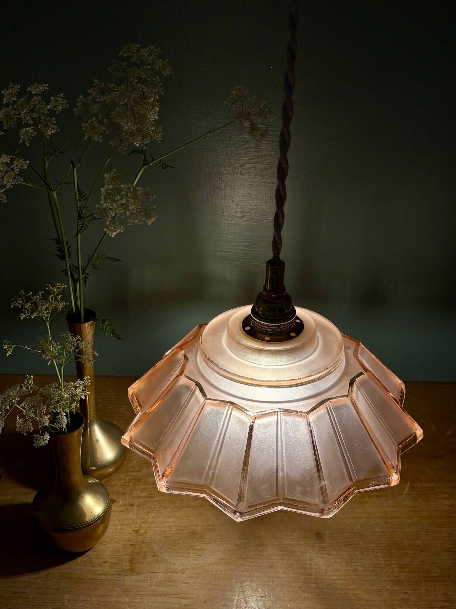 suspension vintage Art Deco lampshade in frosted pink glass
