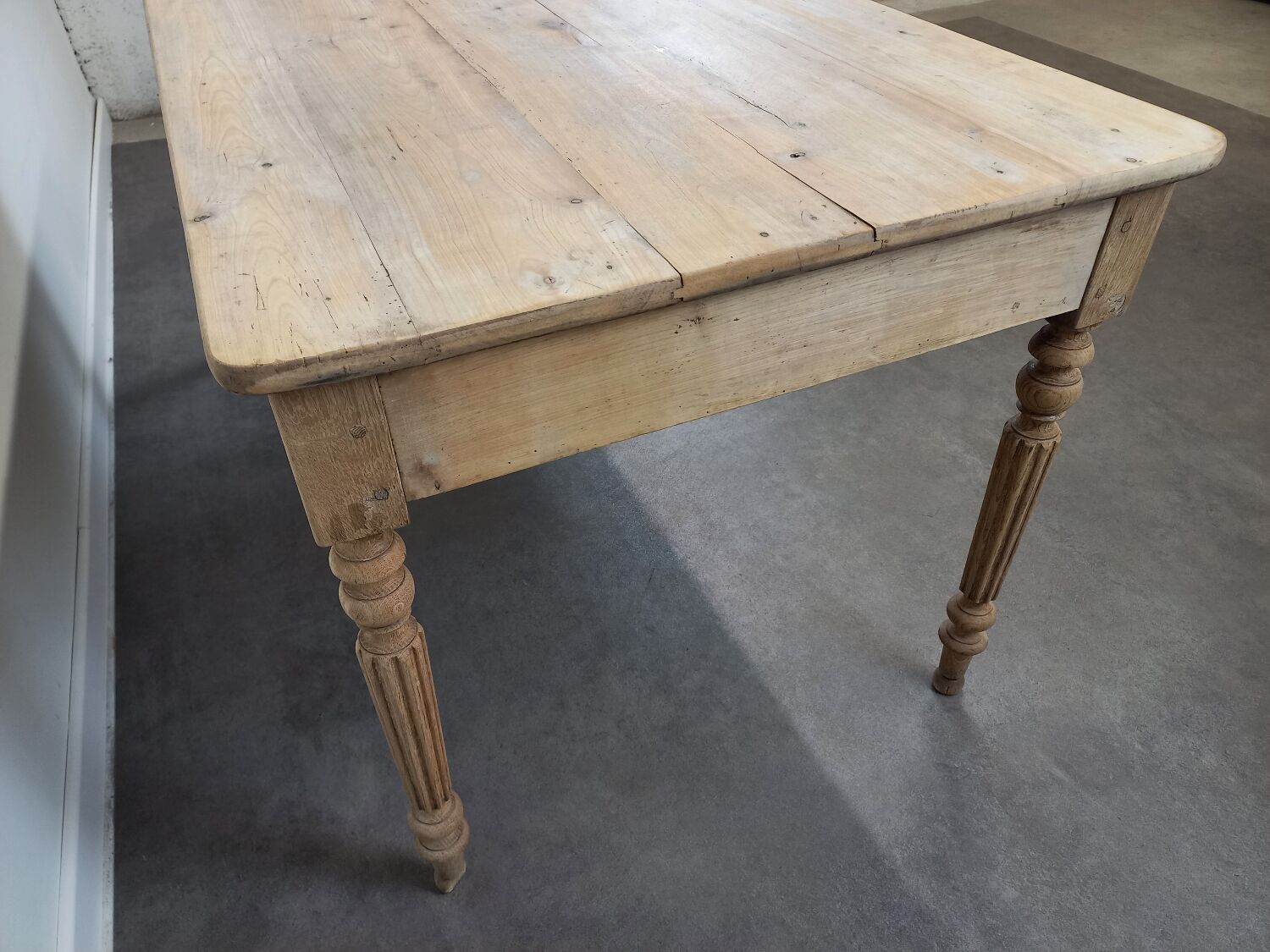 Farmhouse table