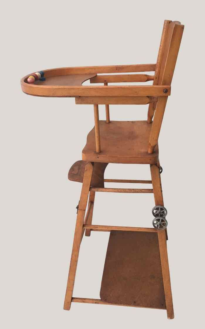 Bécassine doll high chair