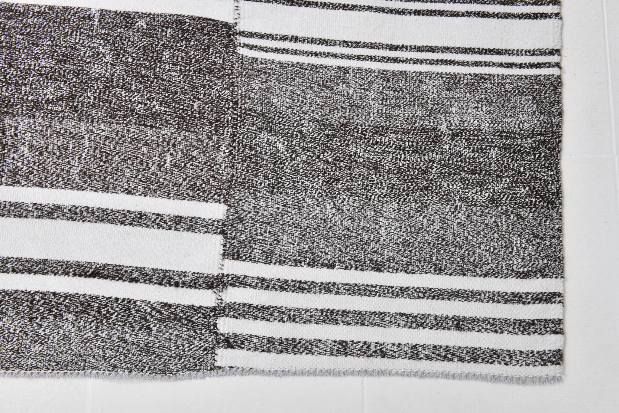 Tapis kilim vintage turc rayé, 206x304 cm