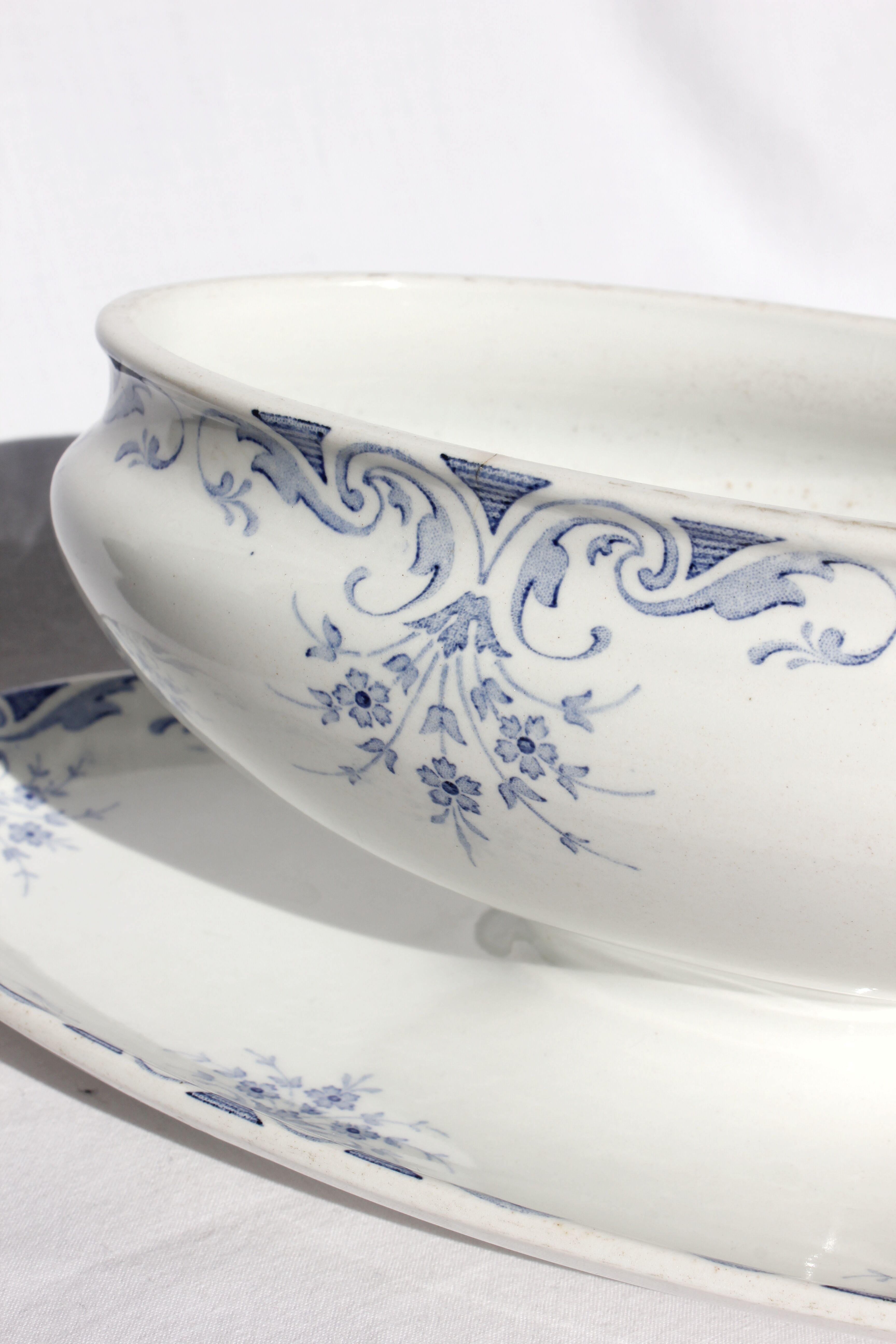 Iron clay sauce boat "Sans Gêne" KG Lunéville