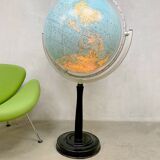 Vintage illuminated earth world globe floorlamp