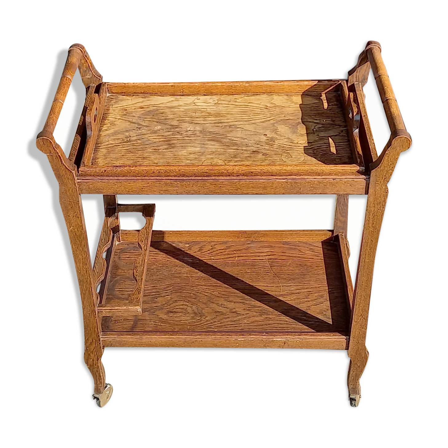 Service with chestnut wheels trolley