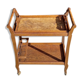 Service with chestnut wheels trolley